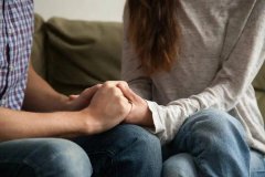 親密合影照片引起出軌風(fēng)波，揭陽(yáng)偵探調(diào)查真相